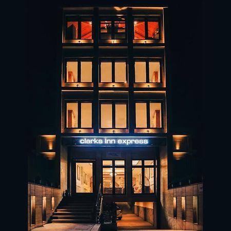 Clarks Inn Express, Dehradun Luaran gambar