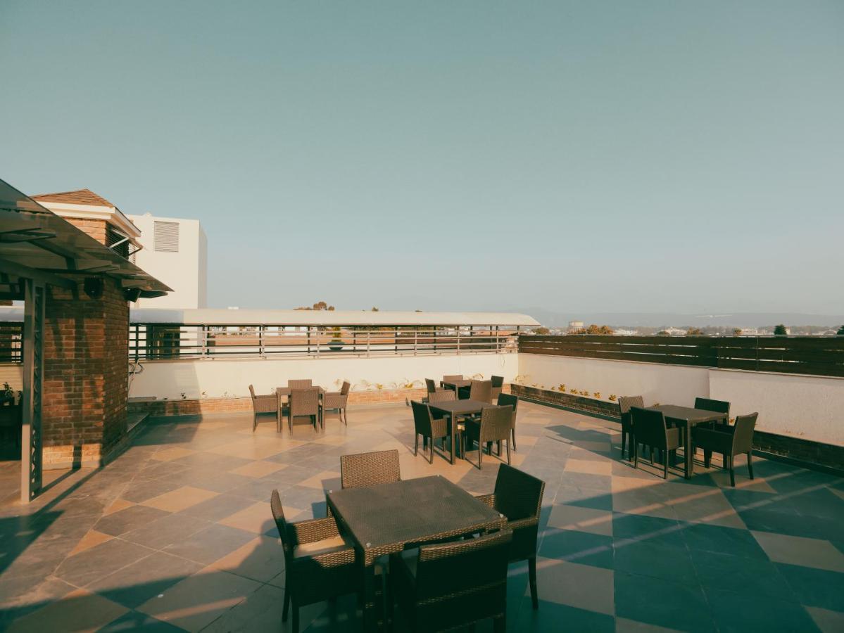 Clarks Inn Express, Dehradun Luaran gambar