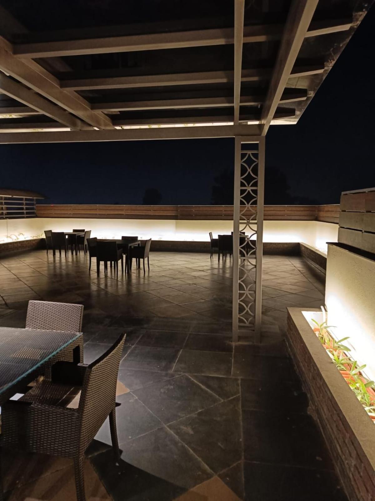 Clarks Inn Express, Dehradun Luaran gambar